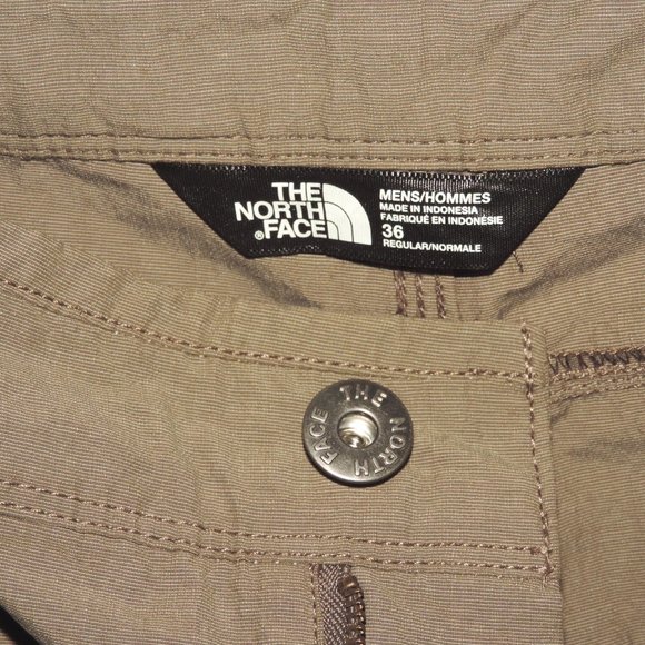 The North Face lightweight cargo shorts size 36 - Picture 2 of 3